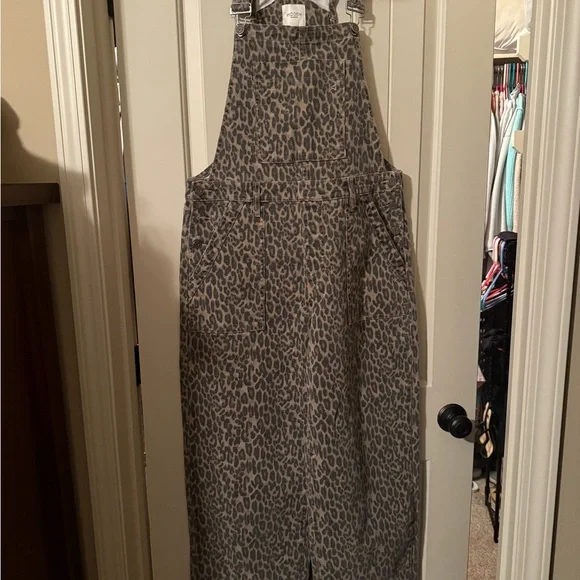 Leopard Print Women's Jumpsuit - Picture 1 of 11